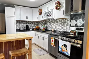 327 Tulsa Ave, Carpentersville, IL 60110 - Photo 16