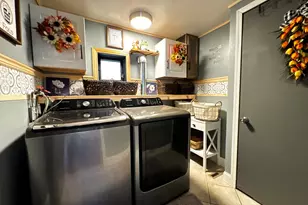 327 Tulsa Ave, Carpentersville, IL 60110 - Photo 10