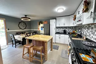 327 Tulsa Ave, Carpentersville, IL 60110 - Photo 14