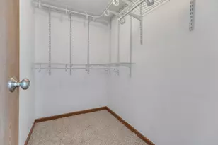 100 White Oak Ct, Schaumburg, IL 60195 - Photo 18