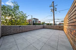 1532 W Ohio St, Chicago, IL 60642 - Photo 28