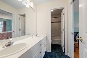 725 Heath Ct, Westmont, IL 60559 - Photo 20
