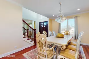 6909 Beckwith Rd, Morton Grove, IL 60053 - Photo 6