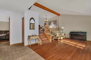 605 High Grove Dr, Minooka, IL 60447 - Photo 4