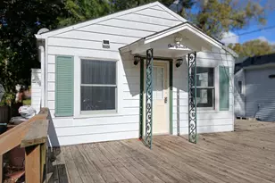 112 Hazel Ct, Island Lake, IL 60042 - Photo 2