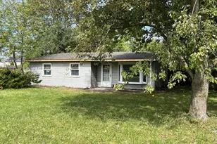 1713 222nd Pl, Sauk Village, IL 60411 - Photo 2