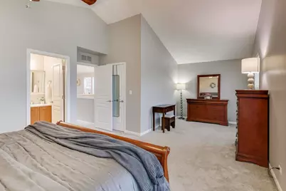 2200 Neubauer Circle, Lindenhurst, IL 60046 - Photo 14
