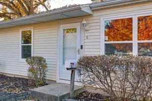 8 Timber Trail, Streamwood, IL 60107 - Photo 4