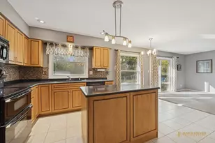 1115 N Oakwood Dr, McHenry, IL 60050 - Photo 4
