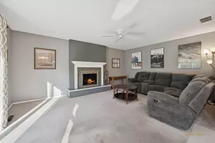 1115 N Oakwood Dr, McHenry, IL 60050 - Photo 6