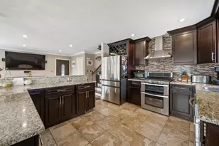 8426 W Betty Terrace, Niles, IL 60714 - Photo 6