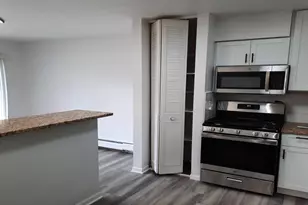 3900 Bayside Dr, Palatine, IL 60074 - Photo 8