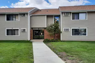 3900 Bayside Dr, Palatine, IL 60074 - Photo 2