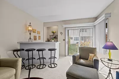 131 Autumn Court #131, Buffalo Grove, IL 60089 - Photo 4