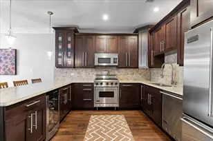 1425 W Belmont Ave, Chicago, IL 60657 - Photo 4