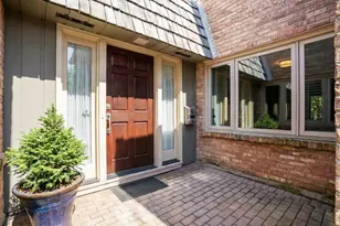 1904 Somerset Ln, Northbrook, IL 60062 - Photo 2