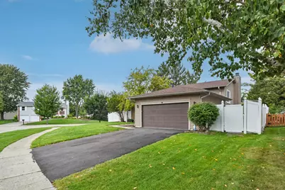 1860 Burr Ridge Drive, Hoffman Estates, IL 60192 - Photo 2