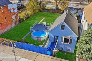 9018 S Brandon Ave, Chicago, IL 60617 - Photo 4