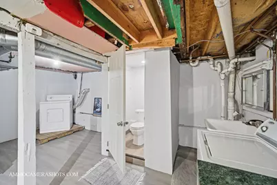 9018 S Brandon Avenue, Chicago, IL 60617 - Photo 26