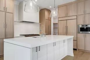 4425 N Winchester Ave, Chicago, IL 60640 - Photo 2