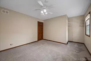 231 N Cambridge Dr, Geneva, IL 60134 - Photo 24