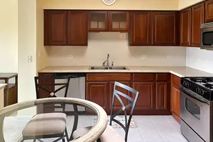 3451 N Carriageway Dr, Arlington Heights, IL 60004 - Photo 6