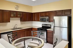 3451 N Carriageway Dr, Arlington Heights, IL 60004 - Photo 4