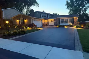 806 W Hackberry Dr, Arlington Heights, IL 60004 - Photo 2