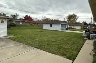 521 Chaney Ave, Crest Hill, IL 60403 - Photo 4