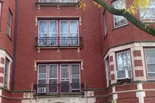 2233 E 70th Pl, Chicago, IL 60649 - Photo 2