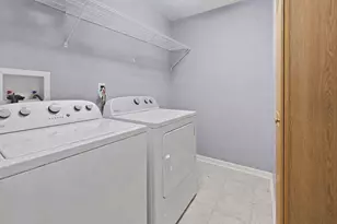 748 Florence St, Hampshire, IL 60140 - Photo 14