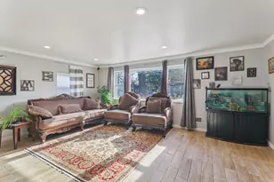 504 W Park Ave, Round Lake, IL 60073 - Photo 4