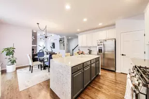 1677 Driftwood Ln, Crystal Lake, IL 60014 - Photo 10