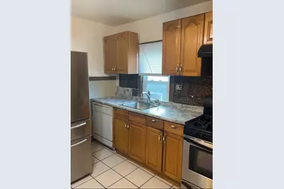 10427 S Avenue H Avenue, Chicago, IL 60617 - Photo 6