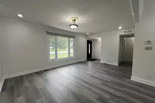 1380 Rosedale Ln, Hoffman Estates, IL 60169 - Photo 4