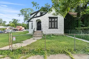 28 E 157th St, Harvey, IL 60426 - Photo 2