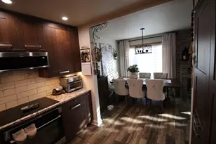 1700 Robin Ln, Hoffman Estates, IL 60169 - Photo 8