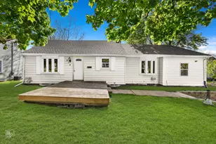 218 S Harrison St, Batavia, IL 60510 - Photo 1