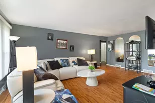 15607 Gouwens Ln, South Holland, IL 60473 - Photo 2