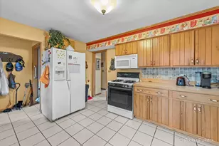 612 Three Oaks Rd, Cary, IL 60013 - Photo 16