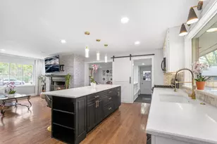 124 W Old Elm Rd, Lake Forest, IL 60045 - Photo 10