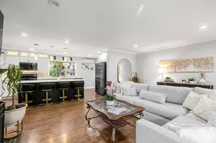 124 W Old Elm Rd, Lake Forest, IL 60045 - Photo 6