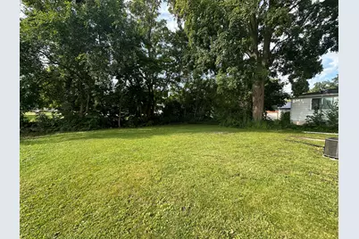 627 W Homer, Freeport, IL 61032 - Photo 4