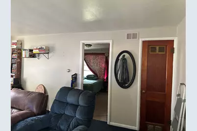 627 W Homer, Freeport, IL 61032 - Photo 6