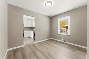 1407 W Clark St, Champaign, IL 61821 - Photo 8