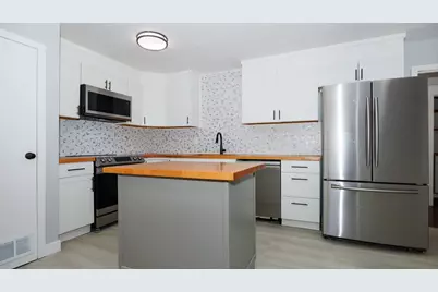 1811 E Lincoln Street, Bloomington, IL 61701 - Photo 14