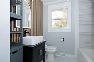 1811 E Lincoln St, Bloomington, IL 61701 - Photo 26