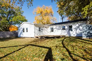 1811 E Lincoln St, Bloomington, IL 61701 - Photo 40