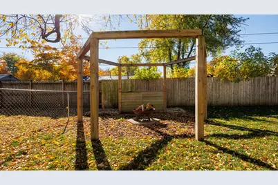 1811 E Lincoln Street, Bloomington, IL 61701 - Photo 4