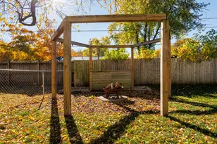 1811 E Lincoln St, Bloomington, IL 61701 - Photo 4